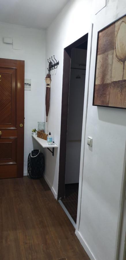 Sevilla ,Piso Completo En Buena Zona,Wifi Y Aparcamiento Seville Exterior photo
